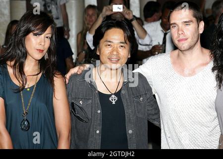 New York, NY, USA. 18 luglio 2011. Mitsu Tsuchiya, (C) al lancio statunitense di Junks Tokyo/Giappone a Kiss & Fly. Credit: Steve Mack/Alamy Foto Stock