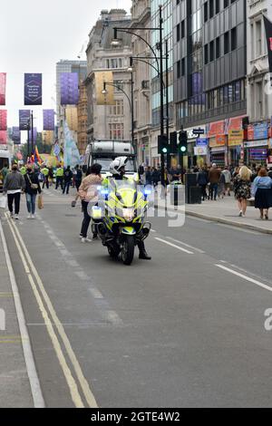 Metropolitan Police, Oxford Street, West End, Londra, Regno Unito Foto Stock