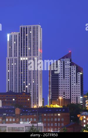 L'edificio piu' alto dello Yorkshire, 'Altus House' & CLV, e' un appartamento per studenti nell'area del quartiere Arena del centro citta' di Leeds. Foto Stock