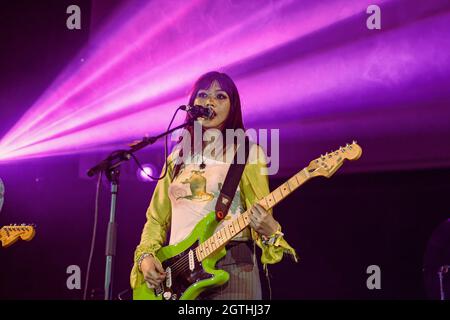 1 ottobre 2021: Beatrice Kristi Laus aka Beabadoobee e band suona al nuovo festival musicale britannico Sound City , al Grand Central Dome Liverpool 2021 (Credit Image: © Andy von PIP/ZUMA Press Wire) Foto Stock