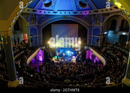 1 ottobre 2021: Beatrice Kristi Laus aka Beabadoobee e band suona al nuovo festival musicale britannico Sound City , al Grand Central Dome Liverpool 2021 (Credit Image: © Andy von PIP/ZUMA Press Wire) Foto Stock