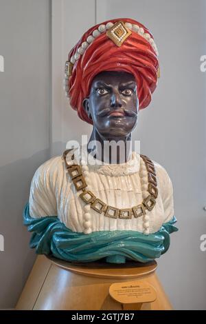 Primo piano del Principe Indiano Figurehead per HMS Carnatic lanciato nel 1823, a Portsmouth Dockyard, Hampshire, Regno Unito, il 29 settembre 2021 Foto Stock