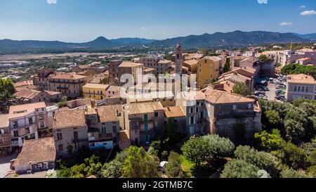 Veduta aerea del Bastione di Francia a Porto-Vecchio nel Sud della Corsica, Francia - Cittadella medievale dei Genovesi di fronte al Mediterraneo Foto Stock