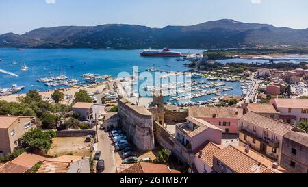 Veduta aerea del Bastione di Francia a Porto-Vecchio nel Sud della Corsica, Francia - Cittadella medievale dei Genovesi di fronte al Mediterraneo Foto Stock