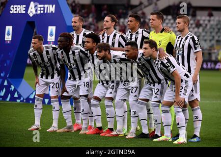 Torino, Italia. 2 ottobre 2021. I giocatori della Juventus posano per una foto di squadra durante la Serie A 2021/2022 partite di calcio tra Torino FC e Juventus FC allo Stadio Olimpico Grande Torino (Italia), 2 ottobre 2021. Foto Federico Tardito/Insidefoto Credit: Ininsidefoto srl/Alamy Live News Foto Stock