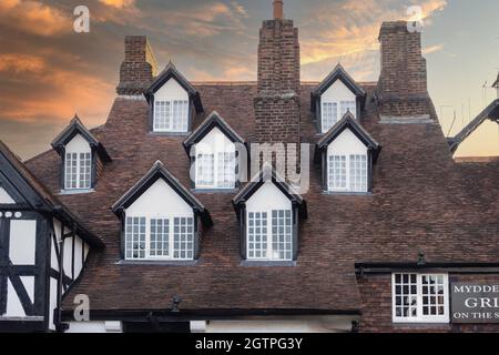 16 ° secolo sette occhi edificio, Piazza San Pietro, Ruthin (Rhuthun), Denbighshire (Sir Ddinbych), Galles, Regno Unito Foto Stock