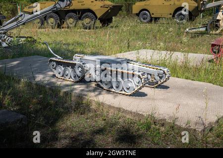 Robot che hanno contribuito a pulire la centrale elettrica di Cernobyl dopo l'esplosione - Cernobyl Town, Chernobyl Exclusion zone, Ucraina Foto Stock