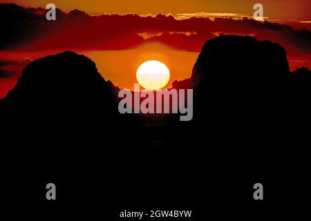 Sunset , sopra Owl testa buttes, deserto di sonora, Arizona Foto Stock