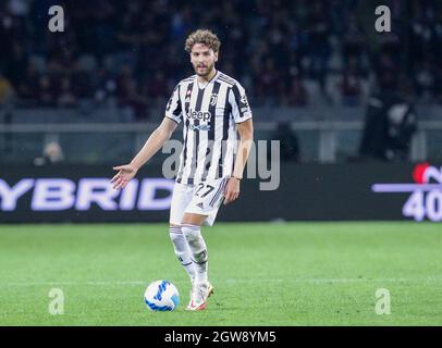 TORINO ITALIA- 2 ottobre Stadio Olimpico Grande Torino Manuel Locatelli in azione durante la Serie A match tra FC Torino e Juventus FC allo Stadio Olimpico il 2 ottobre 2021 a Torino. Credit: Christian Santi/Alamy Live News Foto Stock