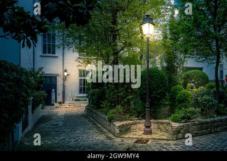 Parigi, Francia - veduta tipica del quartiere di Montmartre a Parigi Foto Stock