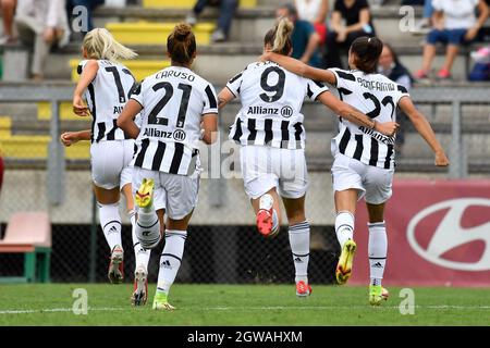 Roma, Italia. 2 ottobre 2021. Andrea Staskova di Juventus Women, Arianna Caruso di Juventus Women e Agnese Bonfantini di Juventus Women in azione durante la Women Series Un incontro tra ROMA E Juventus allo Stadio tre Fontane il 02 ottobre 2021 a Roma, Italia. Credit: Pacific Press Media Production Corp./Alamy Live News Foto Stock
