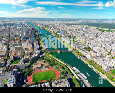 Skyline di Parigi, Francia. Una vista dalla cima della Torre Eiffel Foto Stock