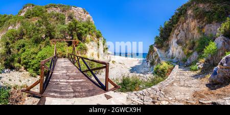 Famosa spiaggia di Damouchari, Pelion, Grecia. Foto Stock