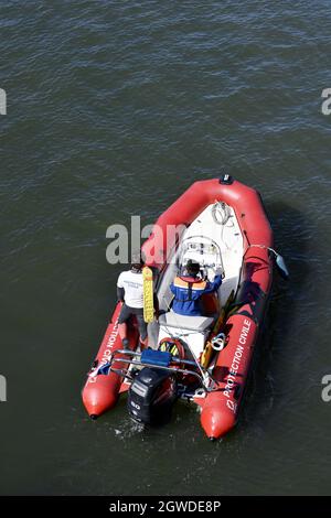 Imbarcazione di protezione civile sulla Senna - Parigi - Francia Foto Stock