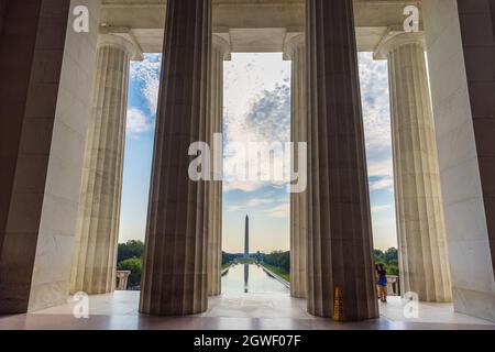 Vista sul Lincoln Memorial verso il Washington Monument e il centro commerciale. Foto Stock