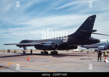 Un aereo militare americano B-1 Lancer strategico pesante bombardiere in mostra a Holloman AFB. Foto Stock