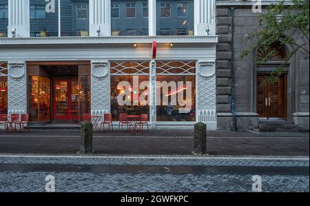 Reykjavik, Islanda – 22 settembre 2021: Vista esterna del Laundromat Café nel quartiere centrale Foto Stock