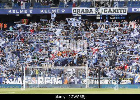 Cornella, Spagna. 03 ottobre 2021. I tifosi di Espanyol prima della partita durante la partita, LaLiga Santander partita tra Espanyol e R. Madrid allo stadio RCDE di Cornella, Barcellona, Spagna. Credit: SPP Sport Press Photo. /Alamy Live News Foto Stock