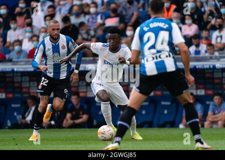 SPAGNA, CALCIO, LA LIGA SANTANDER, RCDE VS REAL MADRID CF. Real Madrid CF player (20) Vinicius Jr. Durante la partita la Liga Santander tra RCD Espanyol e Real Madrid CF nello stadio RCDE, Cornellà, Spagna, il 3 ottobre 2021. © Joan Gosa 2021. Credit: Joan Gosa Badia/Alamy Live News Foto Stock