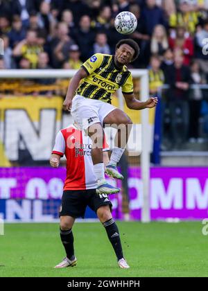 ARNHEM, PAESI BASSI - 3 OTTOBRE: Lois Openda di Vitesse durante la partita olandese di Eredisie tra Vitesse e Feyenoord a Gelredome il 3 ottobre 2021 ad Arnhem, Paesi Bassi (Foto di Marcel ter Bals/Orange Pictures) Foto Stock