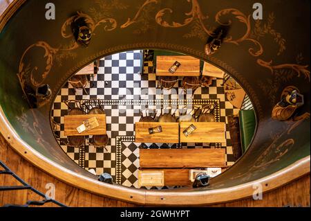 La storica brasserie le Grillon al Cours Mirabeau, Aix-en-Provence, Francia Foto Stock