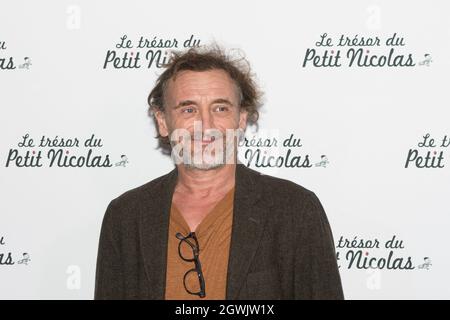 Jean Paul Rouve, attore francese, alla fotocall della prima proiezione del nuovo film le Tresor du Petit Nicolas (tesoro di Little Nicholas) tenuto al teatro Grand Rex. Parigi, Francia, il 3 ottobre 2021. Foto di DanielDerajinski/ABACAPRESS.COM Foto Stock