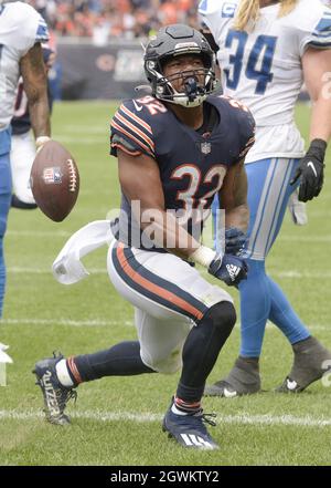 Chicago, Stati Uniti. 03 ottobre 2021. Chicago Bears Running Back David Montgomery (32) celebra il suo secondo trimestre di touchdown contro i Detroit Lions al Soldier Field di Chicago domenica 3 ottobre 2021. Foto di Mark Black/UPI Credit: UPI/Alamy Live News Foto Stock