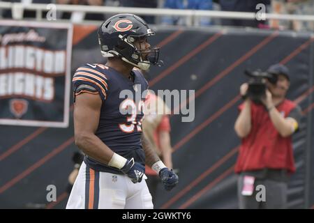 Chicago, Stati Uniti. 03 ottobre 2021. Chicago Bears Running Back David Montgomery (32) celebra il primo trimestre di touchdown contro i Detroit Lions al Soldier Field di Chicago domenica 3 ottobre 2021. Foto di Mark Black/UPI Credit: UPI/Alamy Live News Foto Stock