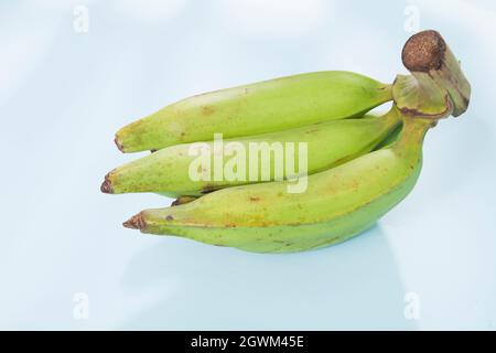 Banana verde biologico maschio - Musa Balbisiana frutta Foto Stock