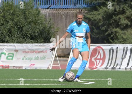 Napoli, Italia. 03 ottobre 2021. Heden Corrado (24) Napoli Femminile control the ball during Napoli Women vs Milan Women, Italian football Serie A Women match in Napoli, Italy, October 03 2021 Credit: Independent Photo Agency/Alamy Live News Foto Stock