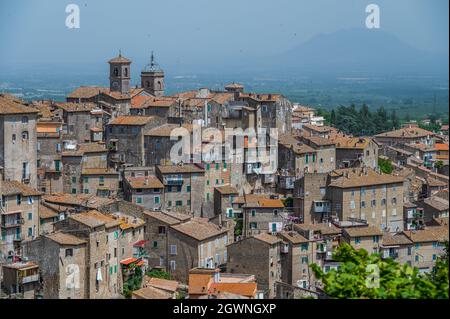 Veduta dell'antico borgo di Caprarola, in Tuscia, Lazio, Italia Foto Stock