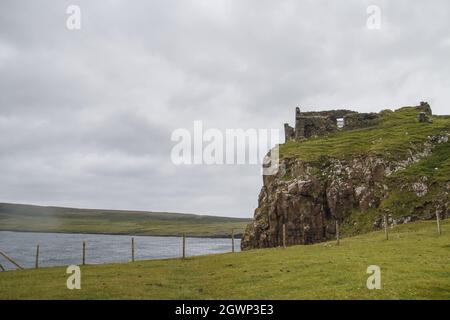 Il castello di Duntulm a Portree, Regno Unito Foto Stock