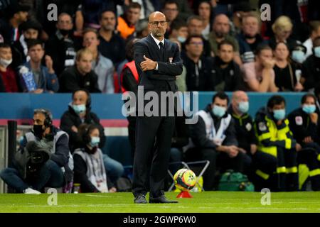 LIONE, FRANCIA - SETTEMBRE 19: Headcoach Peter Bosz di Olympique Lyonnais durante la partita Ligue 1 tra Olympique Lyonnais e Parigi Saint-Germain al Parc Olympique Lyonnais il 19 Settembre 2021 a Lione, Francia (Foto di Geert van Erven/Orange Pictures) Foto Stock