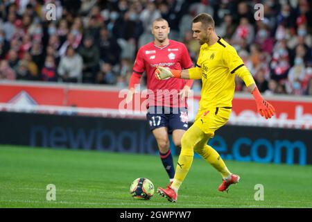 4 ottobre 2021, Villeneuve d'Ascq, Francia: Portiere di Marsiglia PAU LOPEZ in azione durante il campionato francese di calcio Ligue 1 Uber mangia tra Lille OSC e Olympique de Marseille allo stadio Pierre Mauroy - Lille France.Lille won 2:0 (Credit Image: © Pierre Stevenin/ZUMA Press Wire) Foto Stock