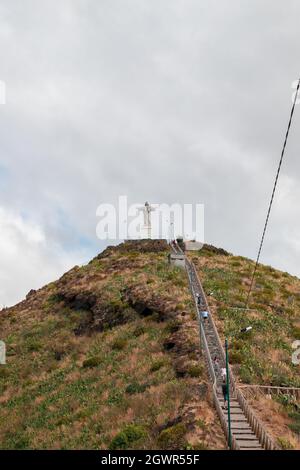 Cristo Rei visto da 'Ponta do Garajau' nell'isola di Madeira Foto Stock