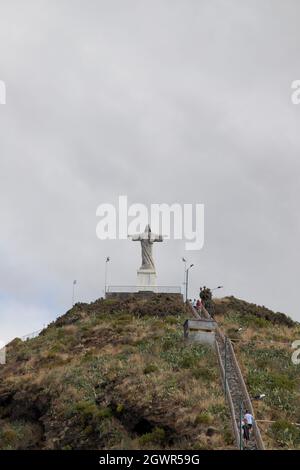 Cristo Rei visto da 'Ponta do Garajau' nell'isola di Madeira Foto Stock