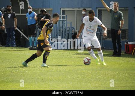 Manaus, Amazonas, Brasile. 3 ottobre 2021. (SPO) Campionato brasiliano di Calcio 3a Divisione: Manaus e Novorizontino-SP. 3 ottobre 2021, Manaus, Amazonas, Brasile: Al debutto della finale quadrangolare del Campionato brasiliano di Calcio 3a Divisione, Manaus ha superato Novorizontino-SP da 5 a 0, domenica 3, allo stadio Ismael Benigno, a Manaus. Gabriel Davis, Raffaello Lucas, Douglas Lima (due volte) e Guilherme Amorim hanno segnato i gol per Gaviao do Norte. (Credit Image: © Josemar Antunes/TheNEWS2 via ZUMA Press Wire) Foto Stock