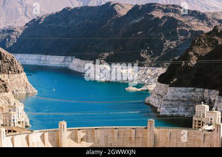 Hoover Dam, Nevada-Arizona, USA - 2 ottobre 2021 Lake Mead at Hoover Dam. Il più grande serbatoio d'acqua degli Stati Uniti scende a un livello d'acqua record Foto Stock