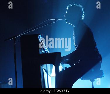 28 SETTEMBRE: Chris Martin di Coldplay suona alla Philips Arena di Atlanta, Georgia, il 28 settembre 2005. CREDIT: Chris McKay / MediaPunch Foto Stock