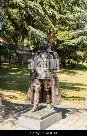 Josip Broz Tito, statuaria di bronzo al parco del museo, Museo della Jugoslavia, Belgrado, Serbia. La statua più famosa del leader jugoslavo Tito. Monumento Foto Stock