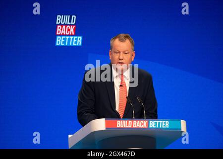 Manchester, Inghilterra, Regno Unito. 4 ottobre 2021. NELLA FOTO: Conferenza di Lord David Frost che si rivolge a una festa. Scenes from the Morning at the Conservative Party Conference Credit: Colin Fisher/Alamy Live News Foto Stock