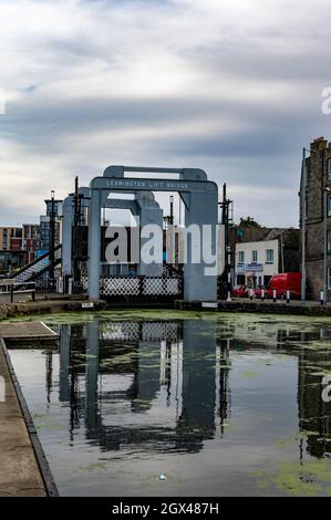 Edinburgh e Glasgow Union Canal, vicino alla fine di Edimburgo, Scozia Foto Stock