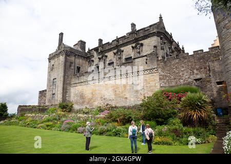 Castello di Stirling e Queen Anne Gardens in Scozia Foto Stock