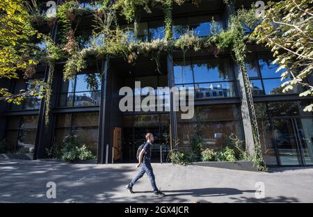 VILLA M BATIMENT JARDIN PARIGI Foto Stock