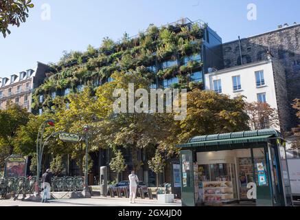 VILLA M BATIMENT JARDIN PARIGI Foto Stock