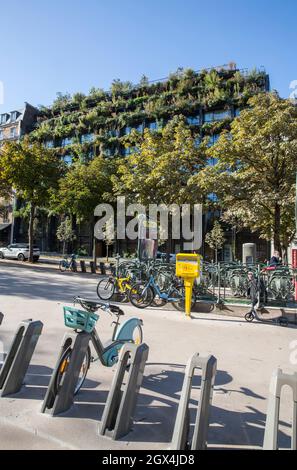 VILLA M BATIMENT JARDIN PARIGI Foto Stock