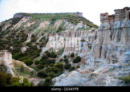 Modelli di roccia vulcanica nel distretto di Kula di Manisa, Turchia paese Foto Stock