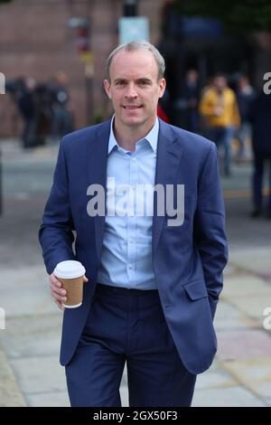 MANCHESTER, REGNO UNITO. 4 OTTOBRE Dominic Raab MP, Lord Cancelliere e Segretario di Stato per la Giustizia, il giorno due della Conferenza del Partito conservatore a Manchester Central, Manchester, lunedì 4 ottobre 2021. (Credit: MI News) Credit: MI News & Sport /Alamy Live News Foto Stock