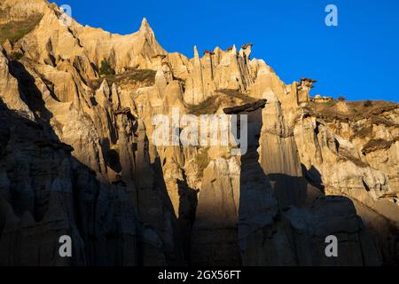 Modelli di roccia vulcanica, camini fata vista Foto Stock