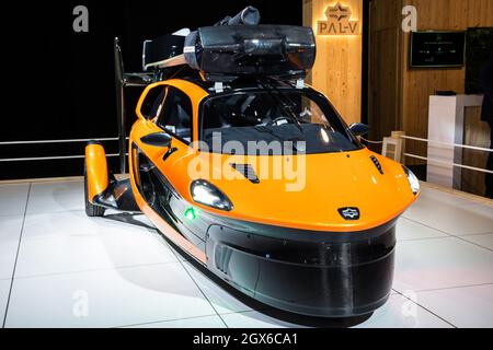 Vettura volante PAL-V Liberty presentata al Motor Show Autosalon 2020. Bruxelles, Belgio - 9 gennaio 2020. Foto Stock